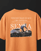 Camiseta Oversized Ayrton Senna - Vencer é mais que uma escolha