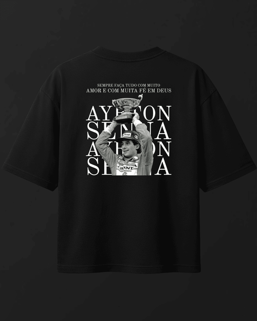 Camiseta Oversized Ayrton Senna - Muita amor e muita fé em Deus